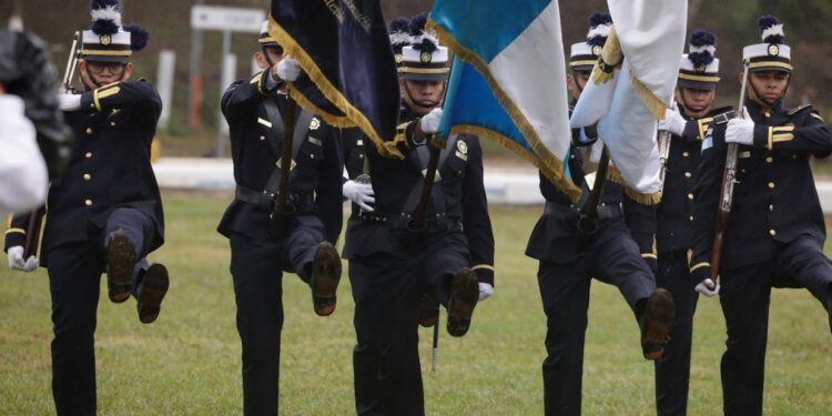 Se gradúan 182 nuevos oficiales de la Policía Nacional Civil