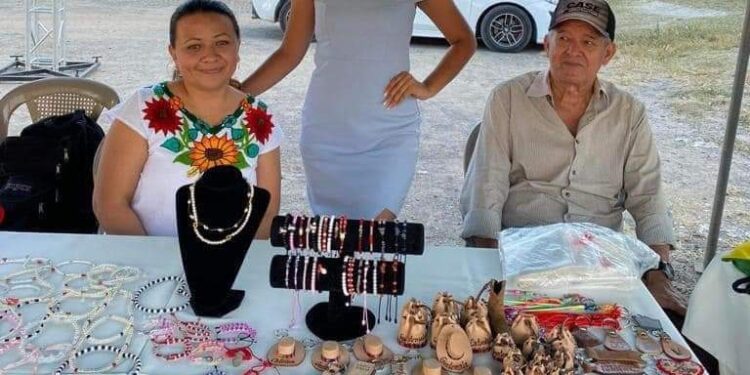 Exposición de calzado y artesanías elaboradas con piel resalta la tradición artesanal de Santa Catarina Mita