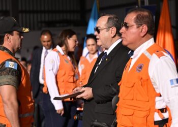 Presidente Alejandro Giammattei lideró el acto.// Foto: Álvaro Interiano.