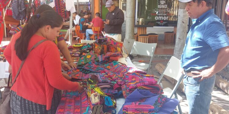 Cabecera departamental de Sololá sede del último Paseo Artesanal del 2023