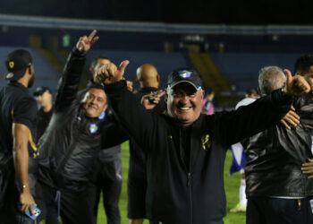 Willy Olivera deja de ser técnico de Comunicaciones