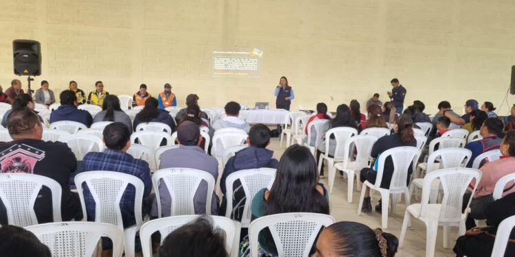 Capacitan a vendedores de juegos pirotécnicos en Huehuetenango