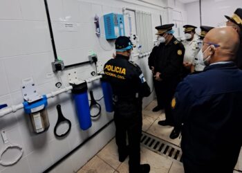 Inauguración de la planta purificadora de agua para la PNC