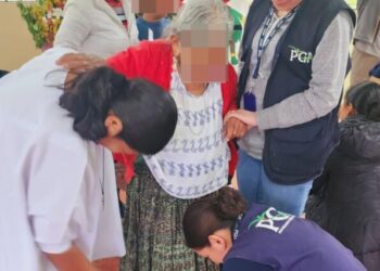 Llevan gesto de solidaridad a adultos mayores de Alta Verapaz