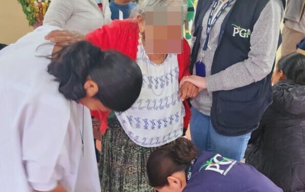 Llevan gesto de solidaridad a adultos mayores de Alta Verapaz
