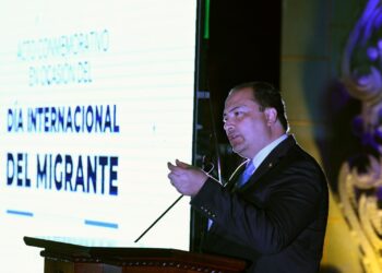 Acto solemne en conmemoración a los migrantes. /Foto: Carlos Jacinto