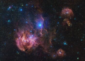 El "pollo en fuga" puede verse de dos formas diferentes. / Foto: ESO.