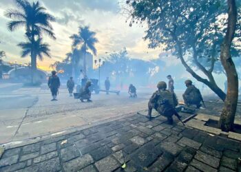 Detonación de las salvas de artillería. /Foto: Ejército de Guatemala.