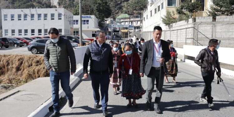 Reconocen labor del personal de salud del Hospital Departamental de Totonicapán