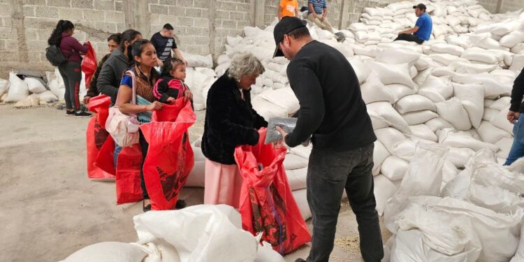 Más de 8 mil 500 familias jalapanecas beneficiadas con la entrega de alimentos