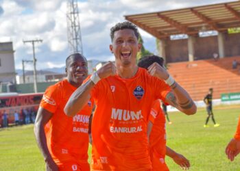 Achuapa baila a Municipal en el Winston Pineda