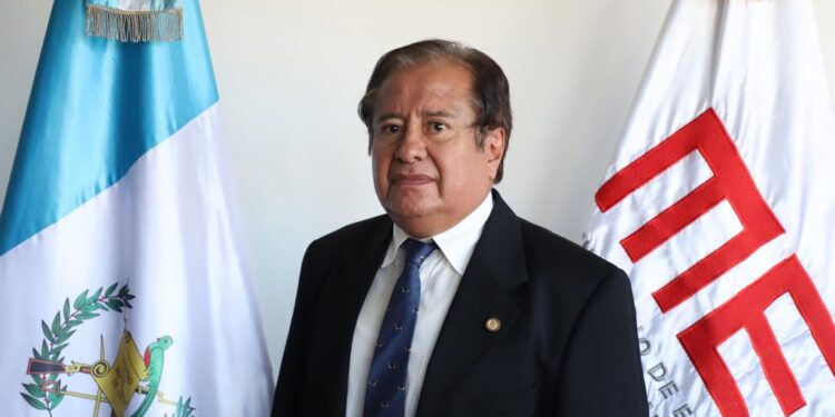 Víctor Hugo Ventura toma posesión como ministro de Energía y Minas