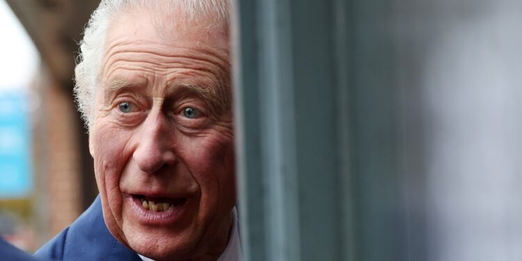 Rey Carlos III se encuentra “bien” tras ser operado de la próstata