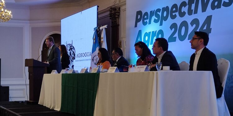 Cámara del Agro presenta perspectivas políticas, económicas y sociales 2024. / Foto: Cámara del Agro.