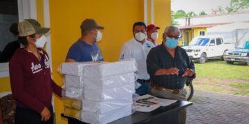 La continuación de estrategias efectivas y la colaboración con los productores apícolas locales son clave para mantener y expandir estos logros. / Foto: MAGA.