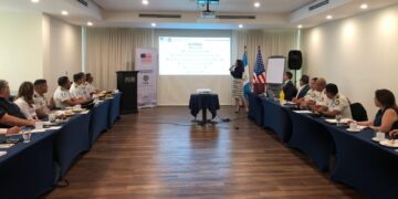 Las autoridades destacaron la creación de nuevos contenidos académicos orientados a mejorar la atención ciudadana. / Foto: Mingob.