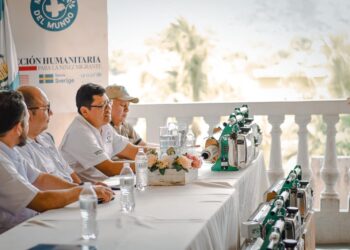 Autoridades de Salud recibieron bombas termonebulizadoras. / Foto: MSPAS.