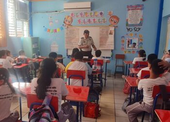 En la lucha contra el reclutamiento de pandillas, cada estudiante capacitado se convierte en un bastión de resistencia. / Foto: PNC.