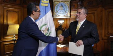 Jonathan Menkos Zeissig juramentado para estar al frente del Minfin