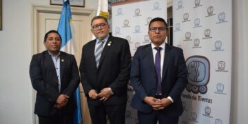 Maynor Estrada titular del MAGA asume como presidente del Inab y director del Fondo de Tierras