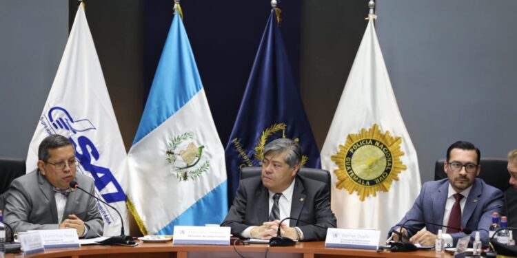 Mingob firma Convenio de Adhesión a la Mesa de Diálogo y Cooperación