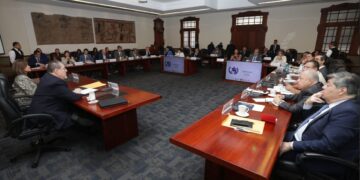 La primera reunión de gabinete del presidente Arévalo y la vicepresidenta Herrera marca un comienzo prometedor para el nuevo gobierno. / Foto: Daniel Hernández.