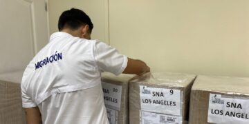 Guatemala envía primer lote de cartillas para emisión de pasaportes en el exterior