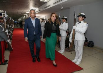 Primer Ministro de Belice llega para participar en cambio de mando