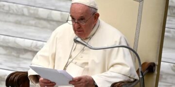 Papa Francisco: La guerra es una locura y siempre una derrota