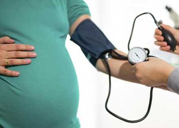 Riesgo de preeclampsia y parto prematuro podría reducirse con menores dosis de calcio