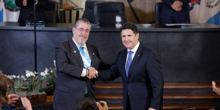 Ricardo Quiñónez asume segundo período en la Municipalidad de Guatemala