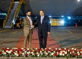 Presidente de Chile, Gabriel Boric, arriba a Guatemala