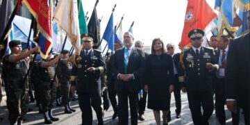 Presidente Bernardo Arévalo: “Este es un Ejército al servicio de su pueblo”. / Foto: Dickéns Zamora y Álvaro Interiano.