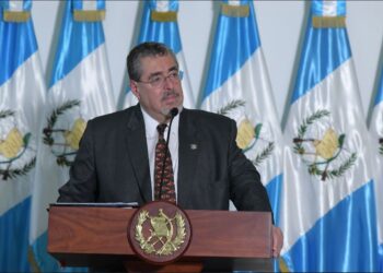 Presidente anuncia procedimiento para selección de nuevos gobernadores. / Foto: Carlos Jacinto y Álvaro Interiano.