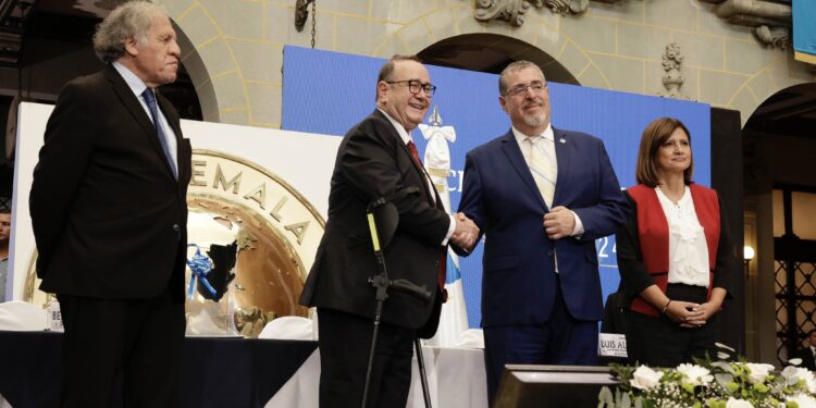 Mandatario destaca acciones efectuadas durante el proceso de transición en Guatemala. / Foto: Gobierno de Guatemala.