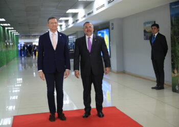 Guatemala recibe a canciller de República Dominicana, Roberto Álvarez Gil