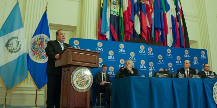 Presidente Giammattei destaca compromiso con la seguridad electoral en sesión de la OEA
