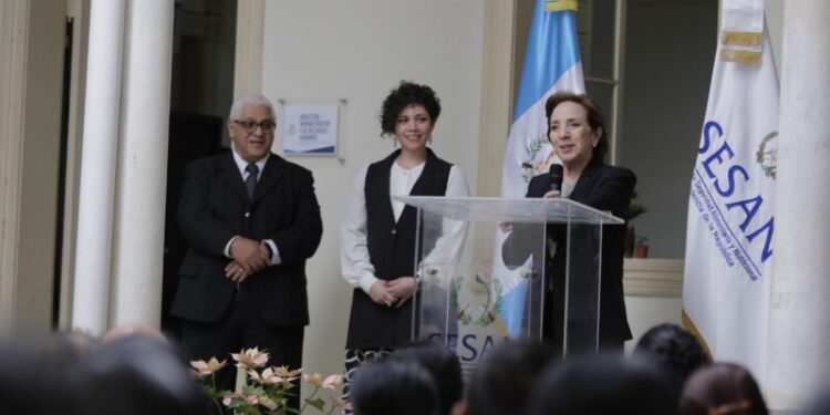 Nuevas autoridades de la Secretaría de Seguridad Alimentaria y Nutricional. / Foto: Sesan.