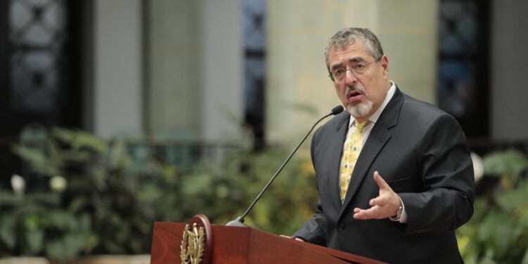 Presidente Bernardo Arévalo confirmó inasistencia de la fiscal general. / Foto: Noé Pérez.
