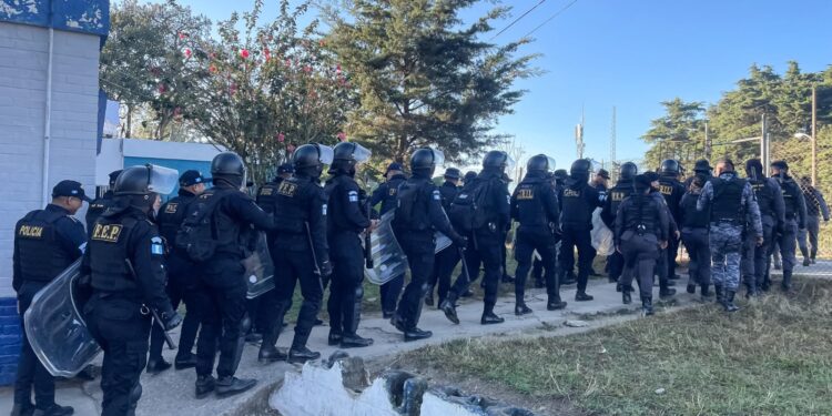 Autoridades desarrollan requisa en Granja Penal Pavón