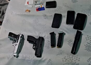 Armas de fuego incautadas en zona 10 de Mixco. / Foto: PNC.