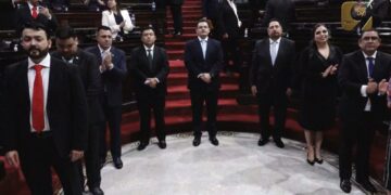 Juramentan a X Legislatura del Congreso de la República