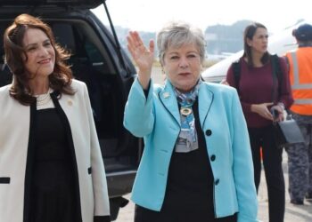 Arribo de autoridades de México a la transmisión de mando presidencial en Guatemala