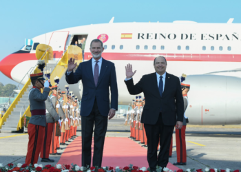 Rey Felipe VI de España y el canciller Mario Búcaro. / Foto: Carlos Jacinto.