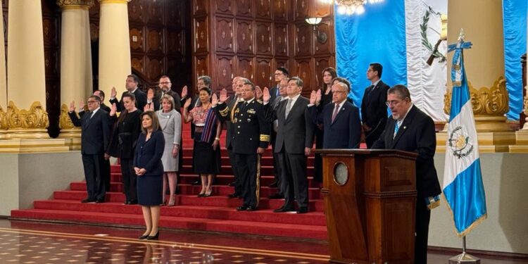 Presidente Arévalo juramenta a su Gabinete de Gobierno