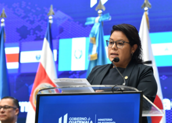 La ministra de Economía se refirió a los beneficios que conllevan el TLC. / Foto: Carlos Jacinto.