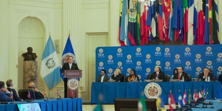 Jefe del Ejecutivo reitera compromiso con la consolidación de la democracia