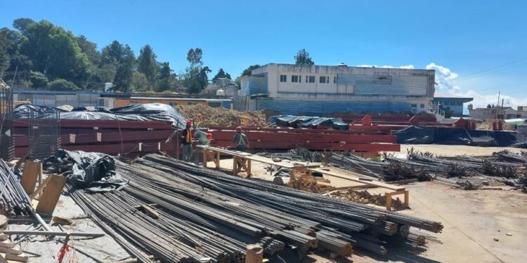 Supervisan construcción de nuevo Hospital Nacional de Sololá