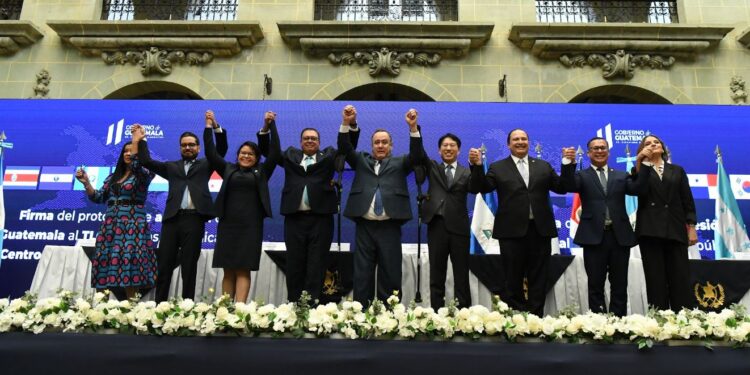 Guatemala se une al Tratado de Libre Comercio entre Centroamérica y Corea. /Foto: Carlos Jacinto y José Archila.