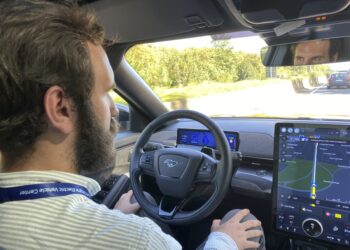 Los vehículos autónomos podrían llegar pronto a las carreteras británicas. / Foto: EFE.